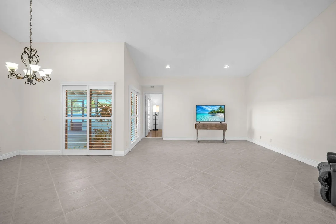Photo of 2097 Montpeliar