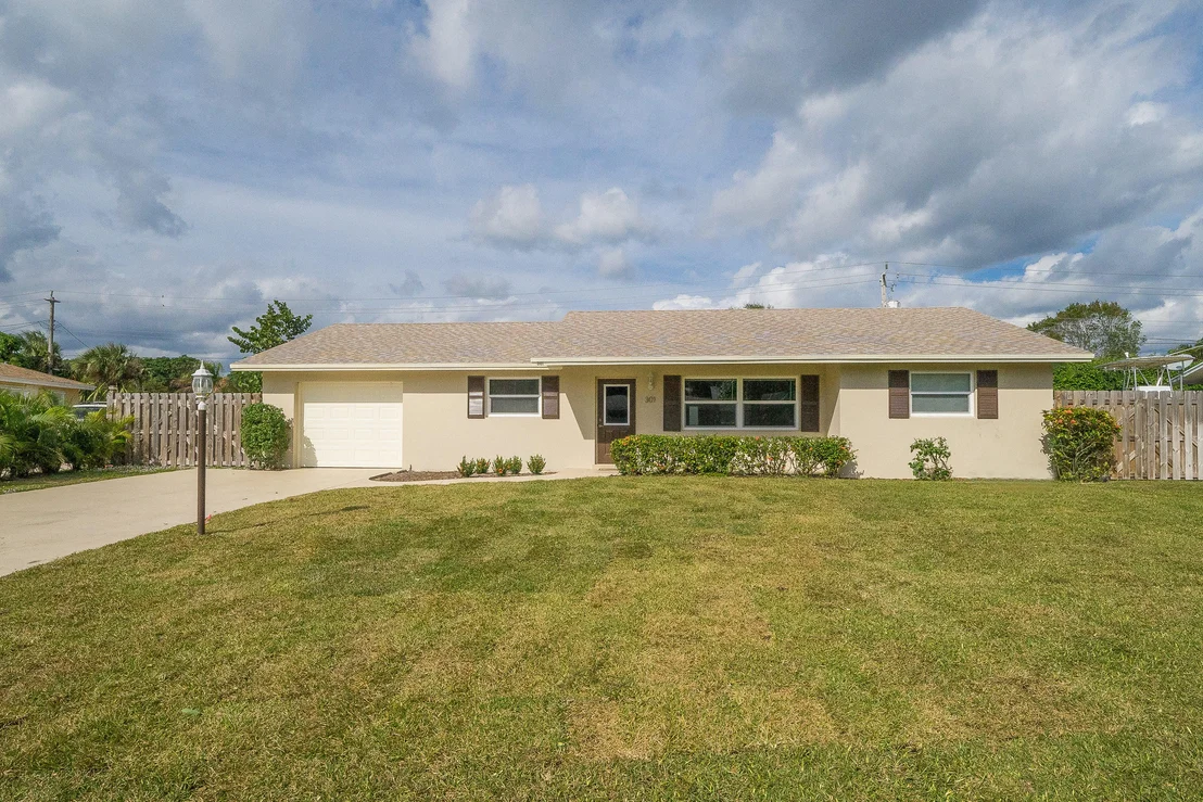 Photo of 301 Norfolk Road
