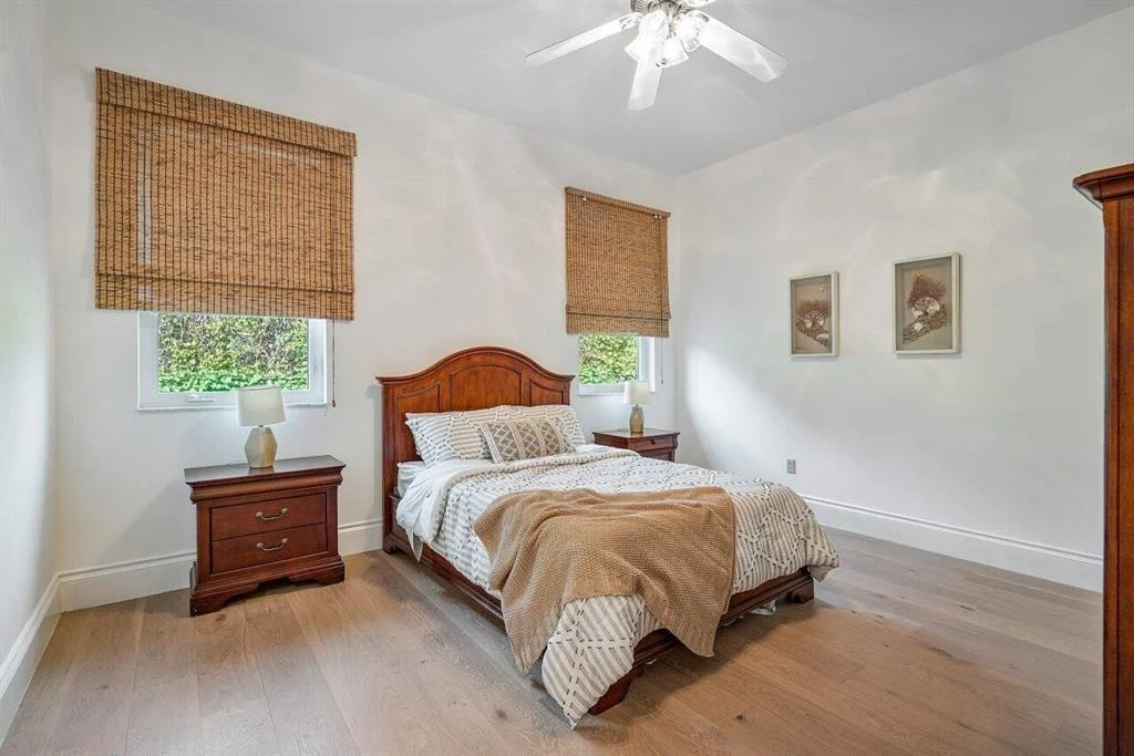 Photo of 804 Marbella Lane E