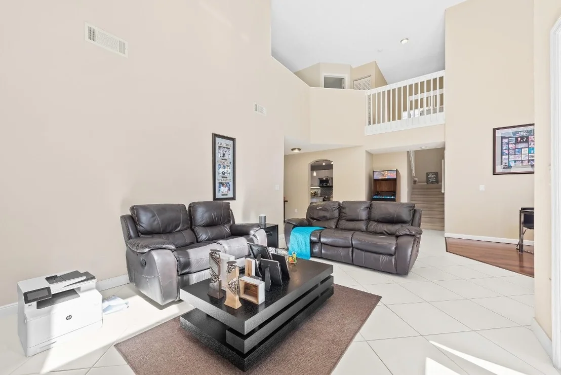Photo of 975 Weeping Willow Way