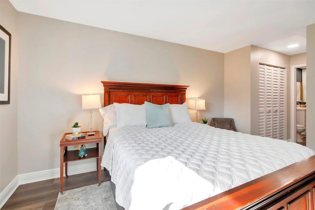 Photo of 2083 Augusta