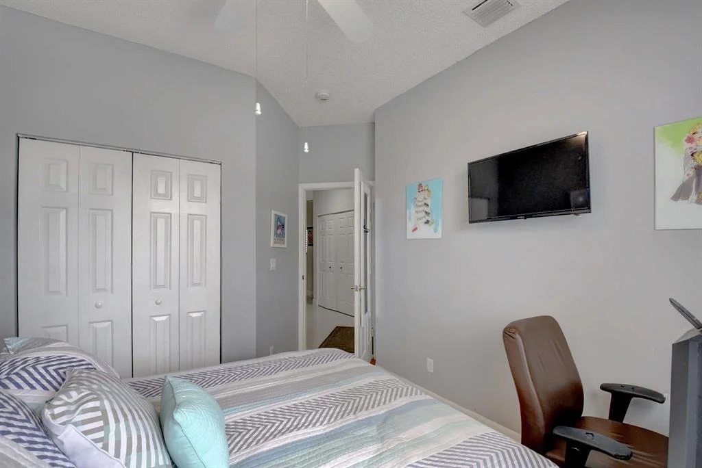Photo of 6169 Heliconia Road