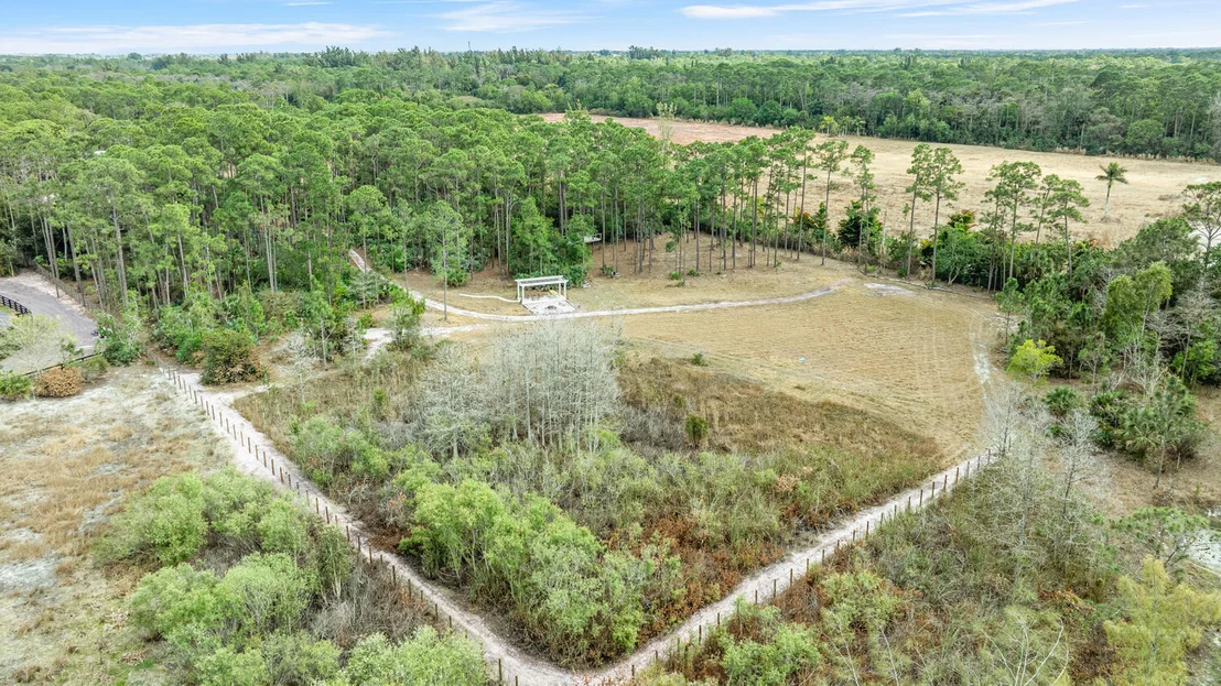 Photo of 1443 E Road
