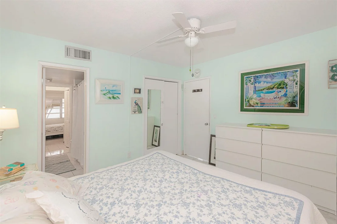Photo of Unit 1 at 801 Pine