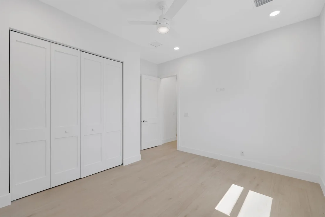 Photo of 737 Nighthawk Way