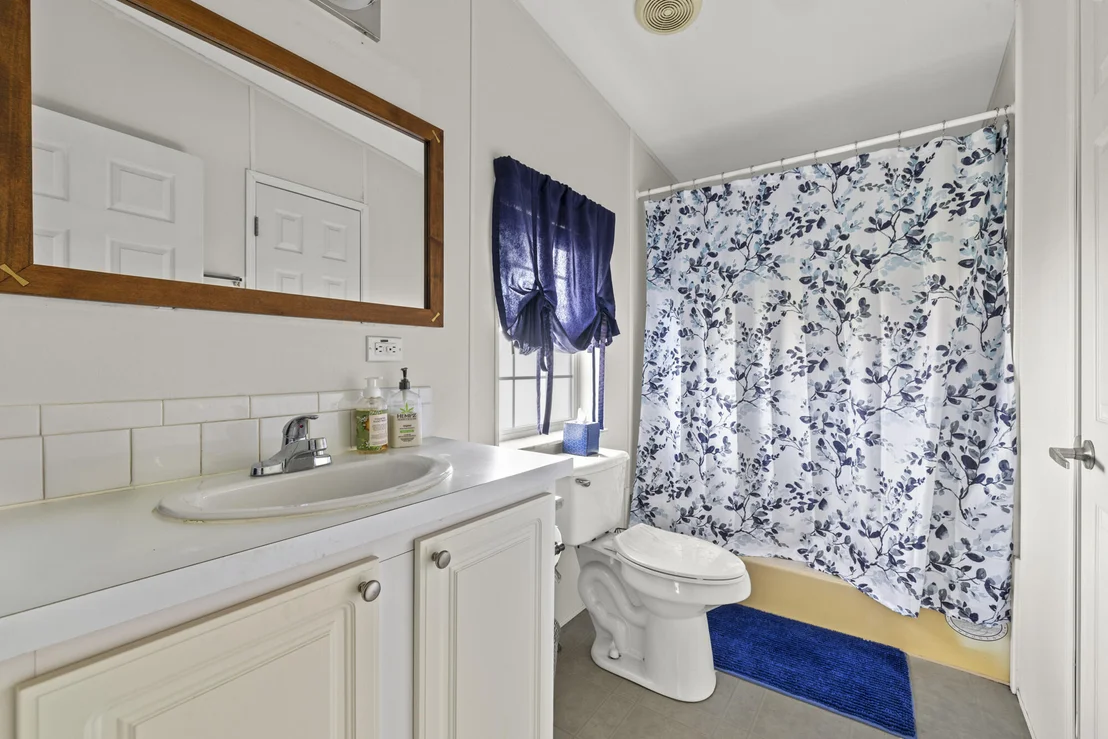 Photo of 237 SE Easy Street