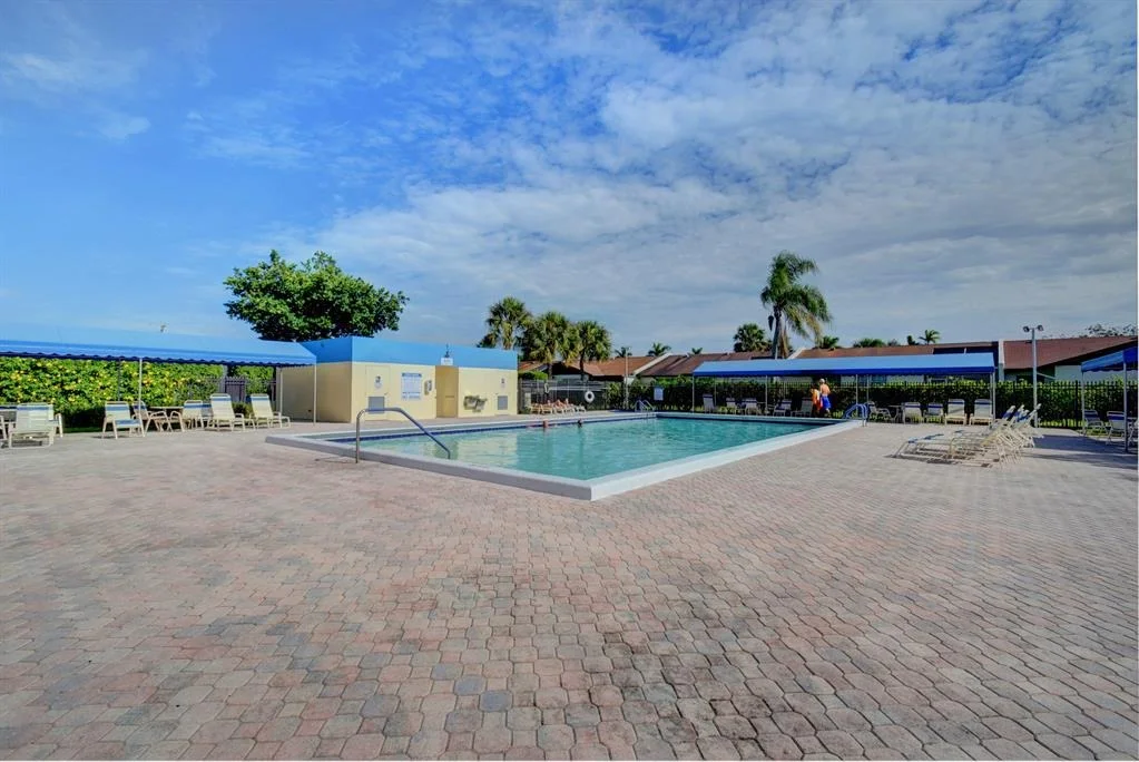 Photo of 15868 Laurel Oak Circle