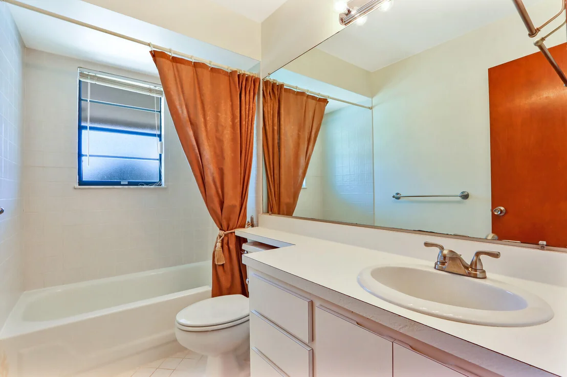 Photo of 713 Warren Drive
