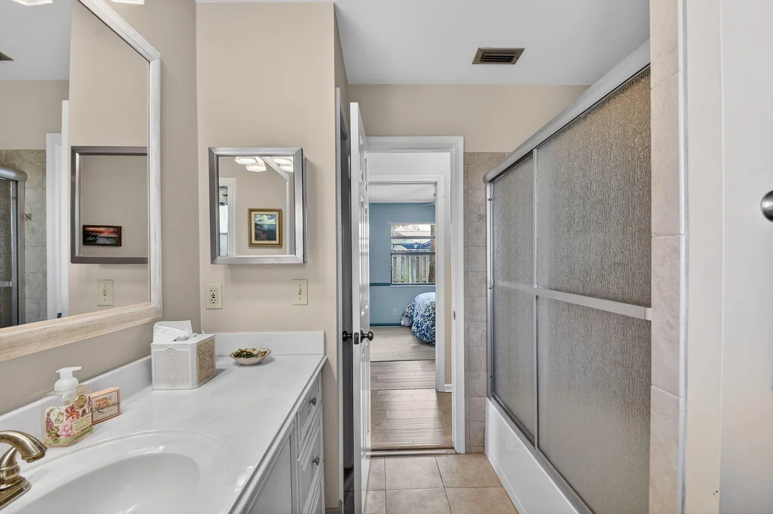 Photo of 14059 Aster Avenue