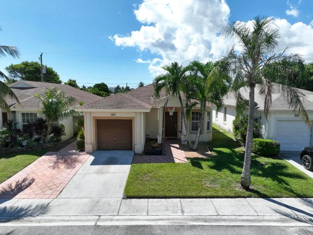 Photo of 416 Circle Drive S