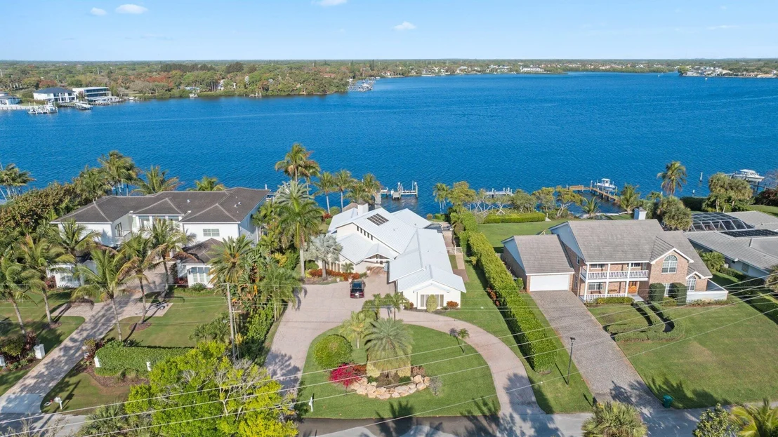 Photo of 163 River Drive