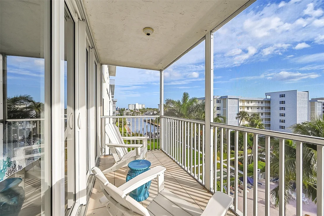 Photo of Unit 4607 at 1 Harbourside Drive