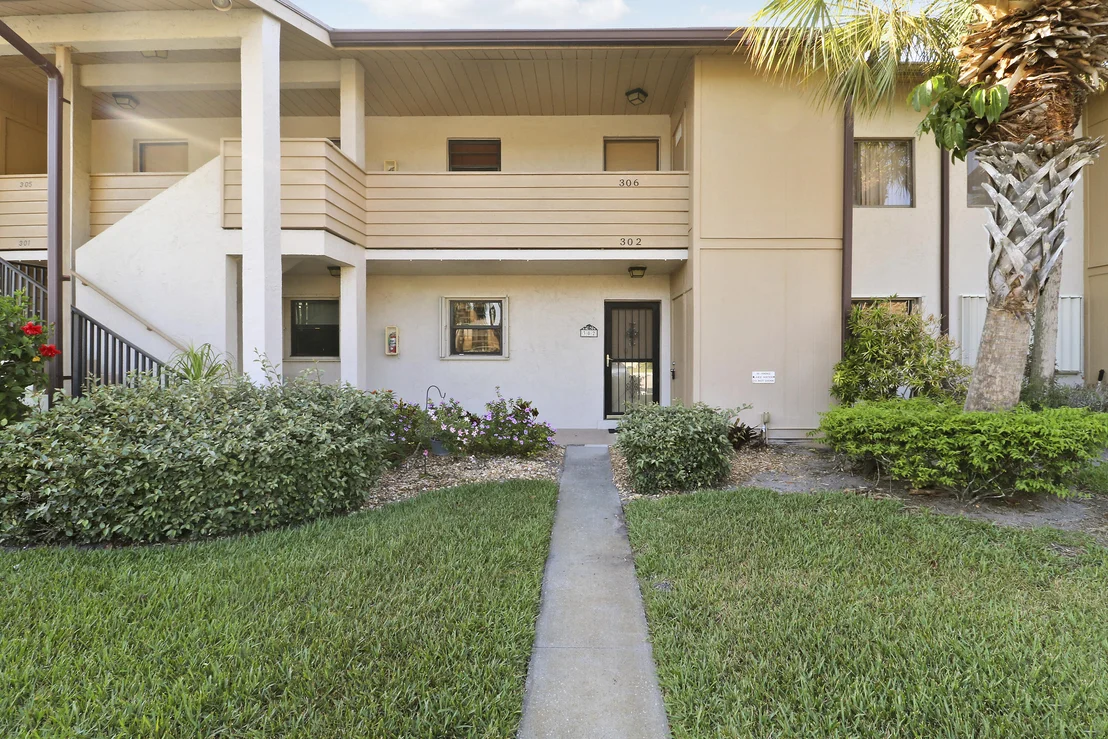 Photo of Unit 302 at 3061 SE Aster Lane