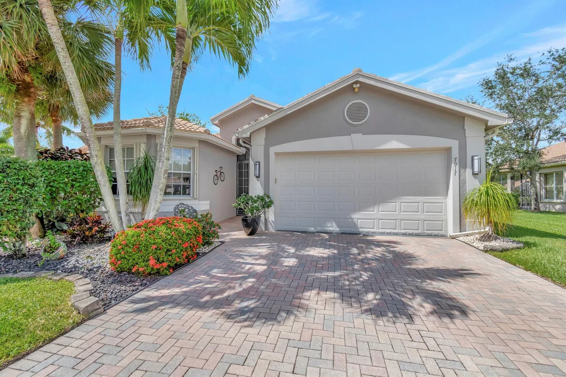 Photo of 7917 Charlemont Point