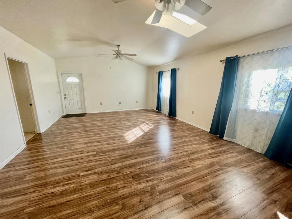 Photo of 1498 Hunter Road