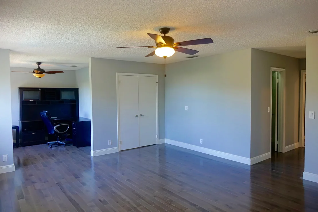 Photo of 11061 Lakeaire Circle