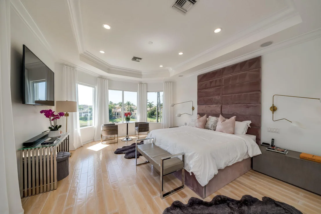 Photo of 17593 Middle Lake Drive