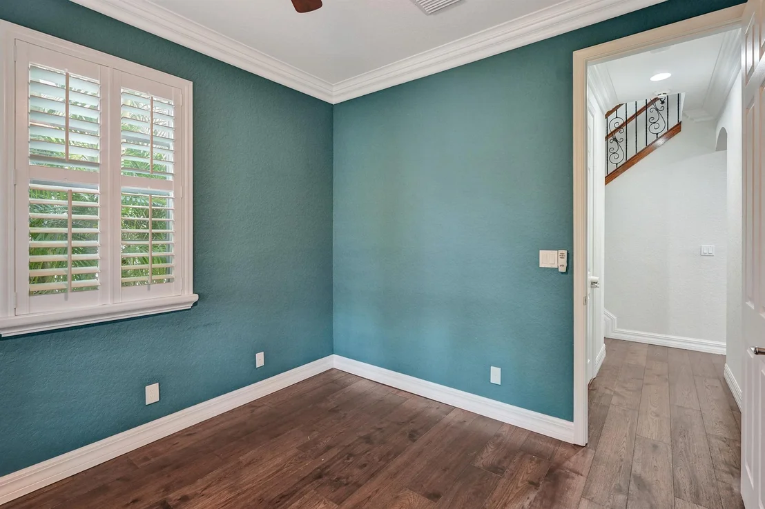 Photo of 115 Edenberry Avenue
