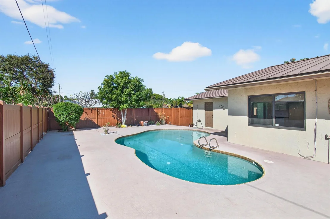 Photo of 714 Heron Drive