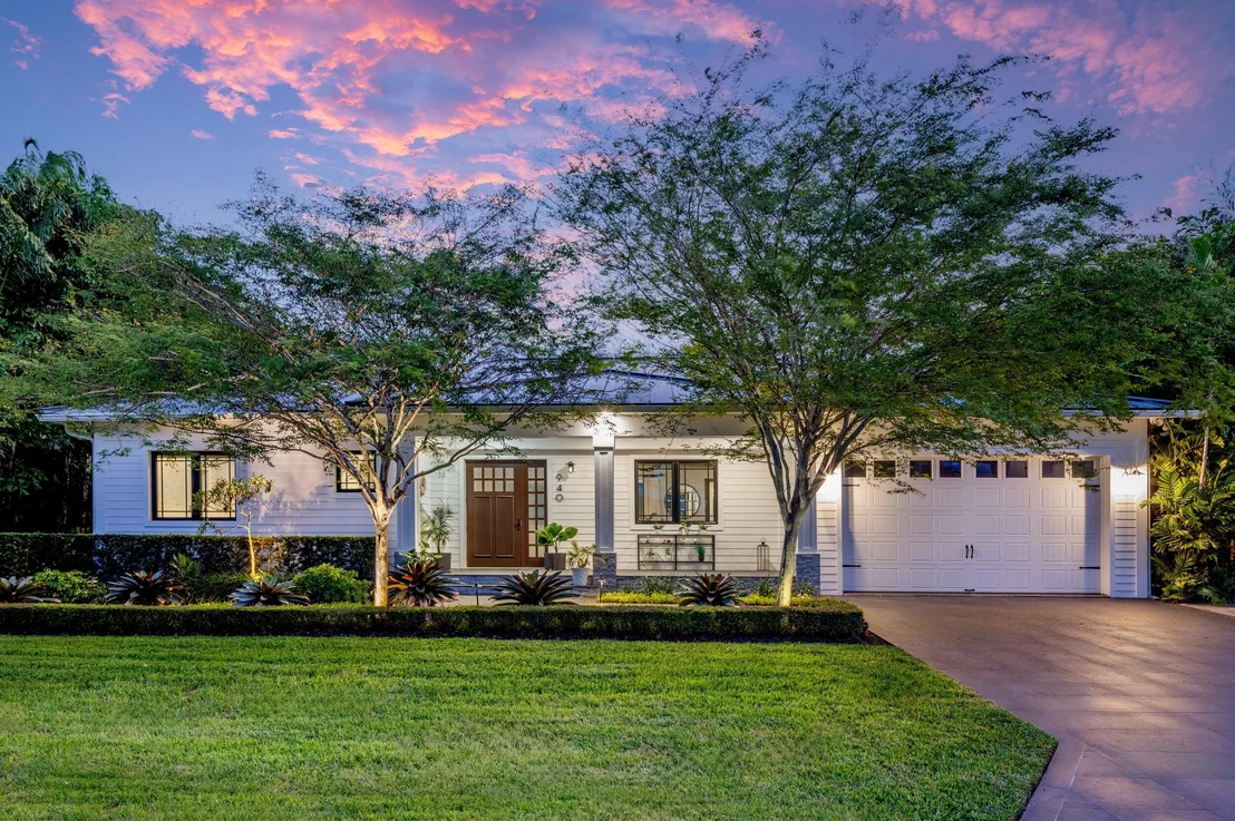 Photo of 940 Greenbriar Drive
