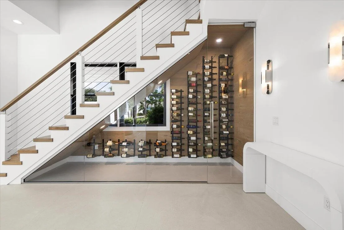 Photo of 8 LEEWARD Circle