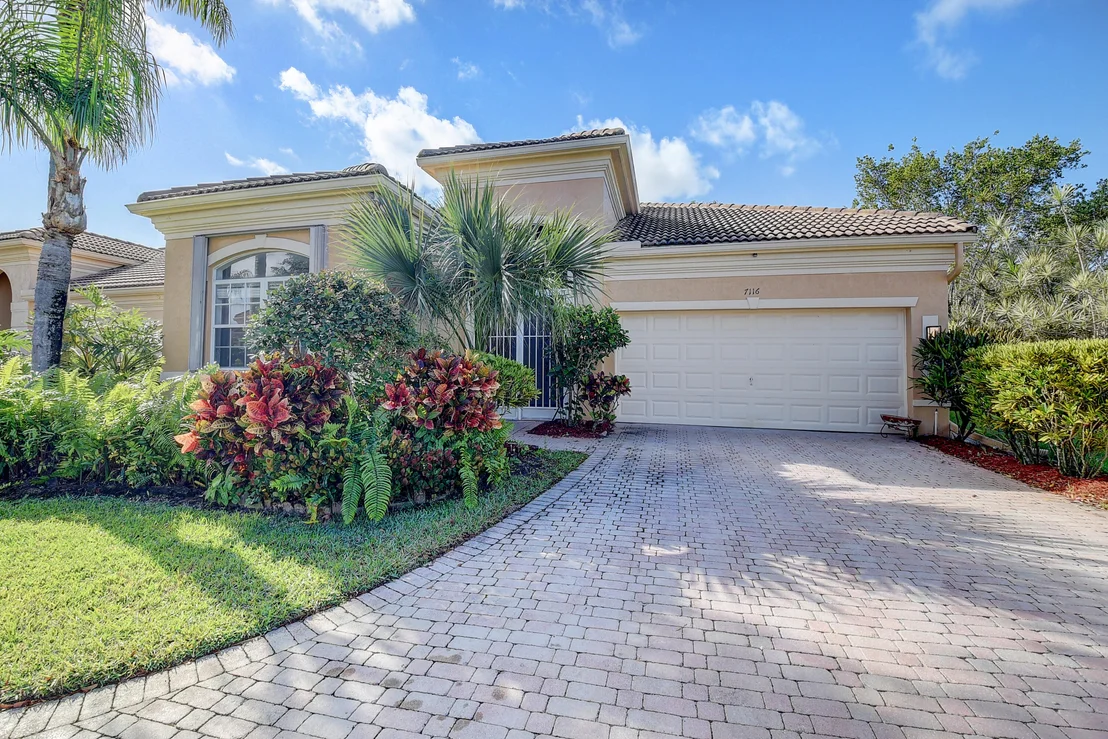 Photo of 7116 Demedici Circle