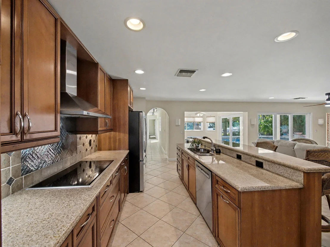 Photo of 618 Riverside Road