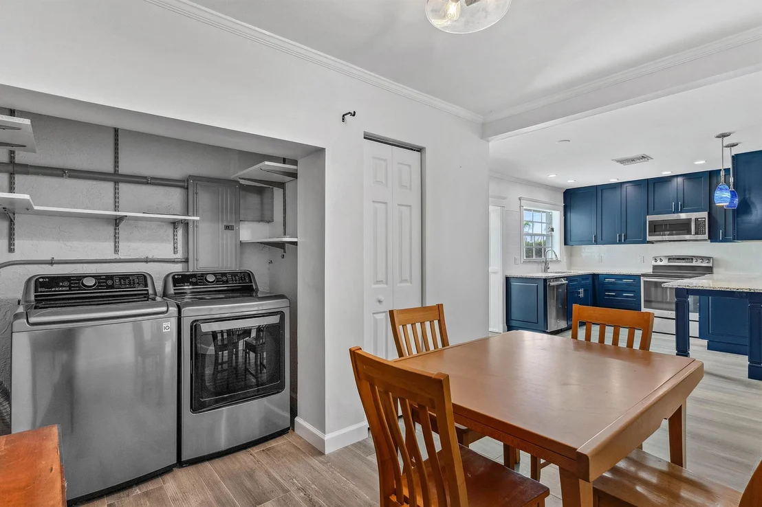 Photo of 165 Lakeside Drive
