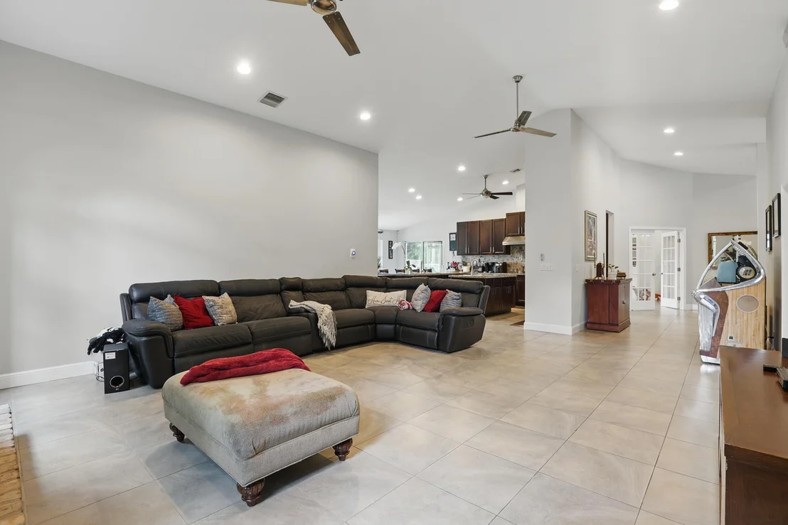 Photo of 13376 Compton Road