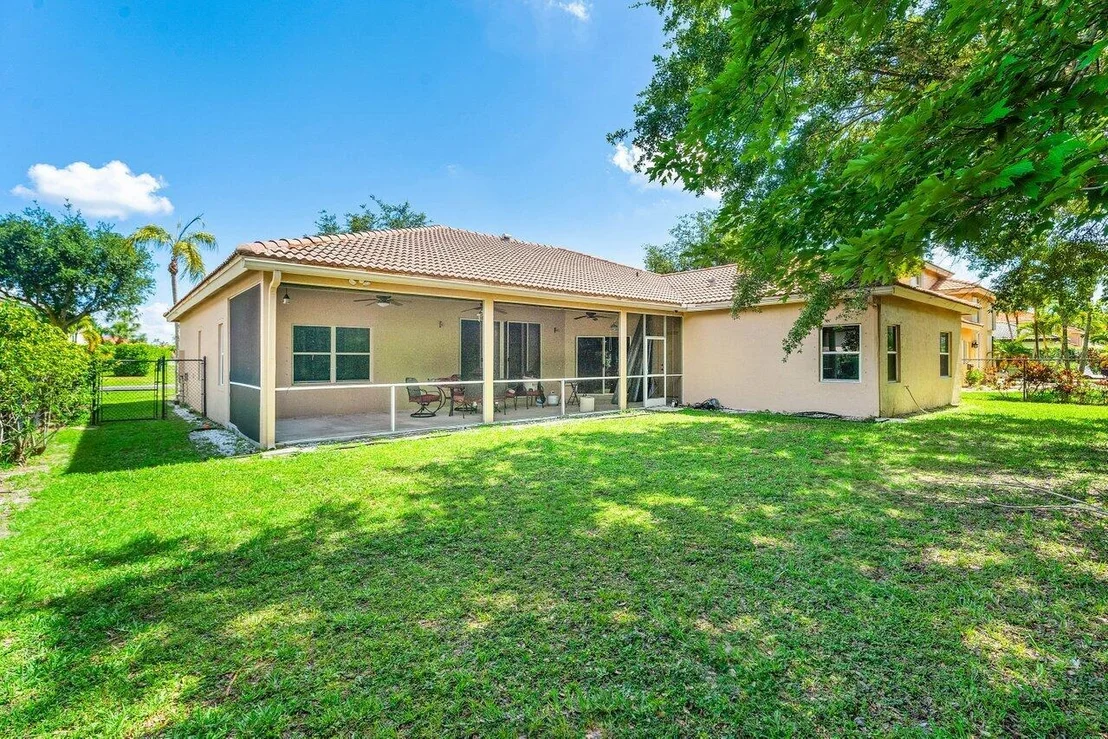Photo of 11302 Edgewater Circle