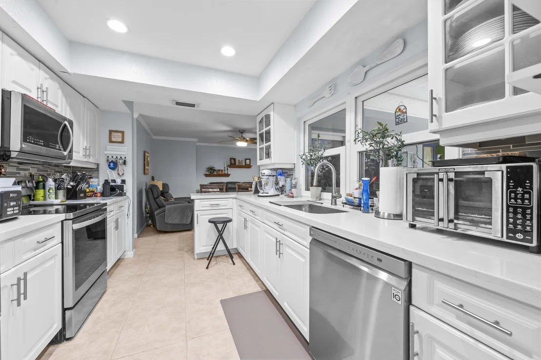 Photo of 6427 Travis Road