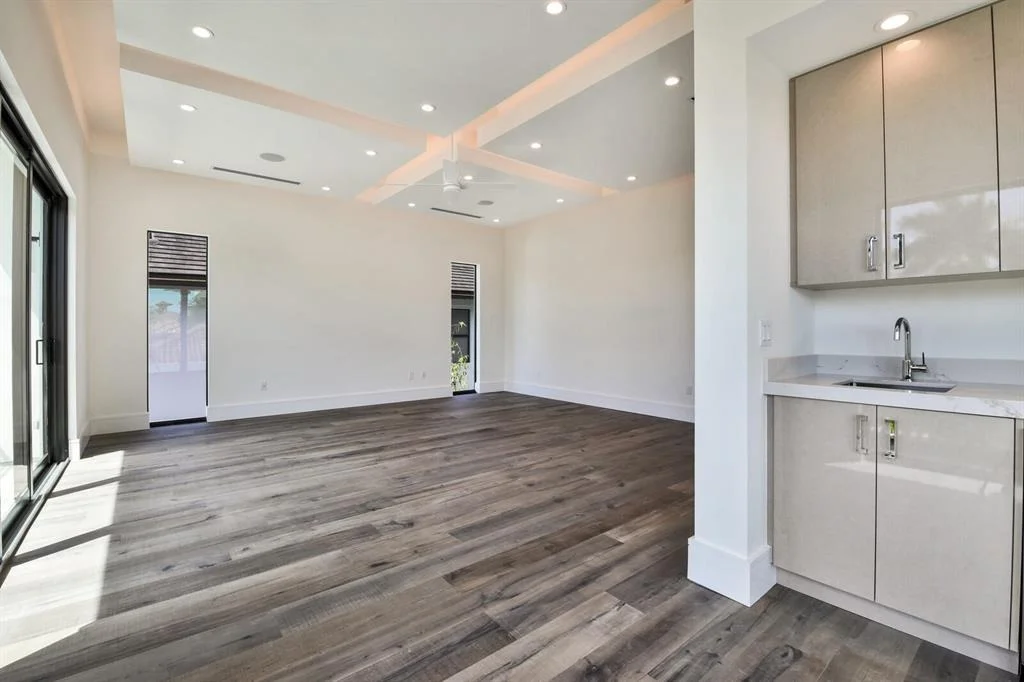 Photo of 960 Banyan Drive