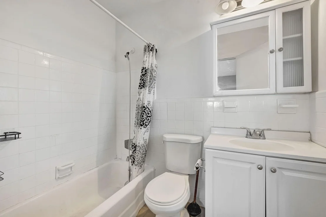 Photo of 810 SE 1st Avenue