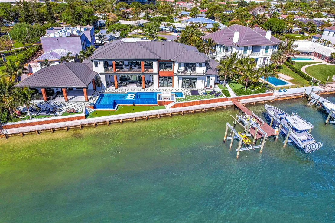Photo of 712 Lakeside Circle