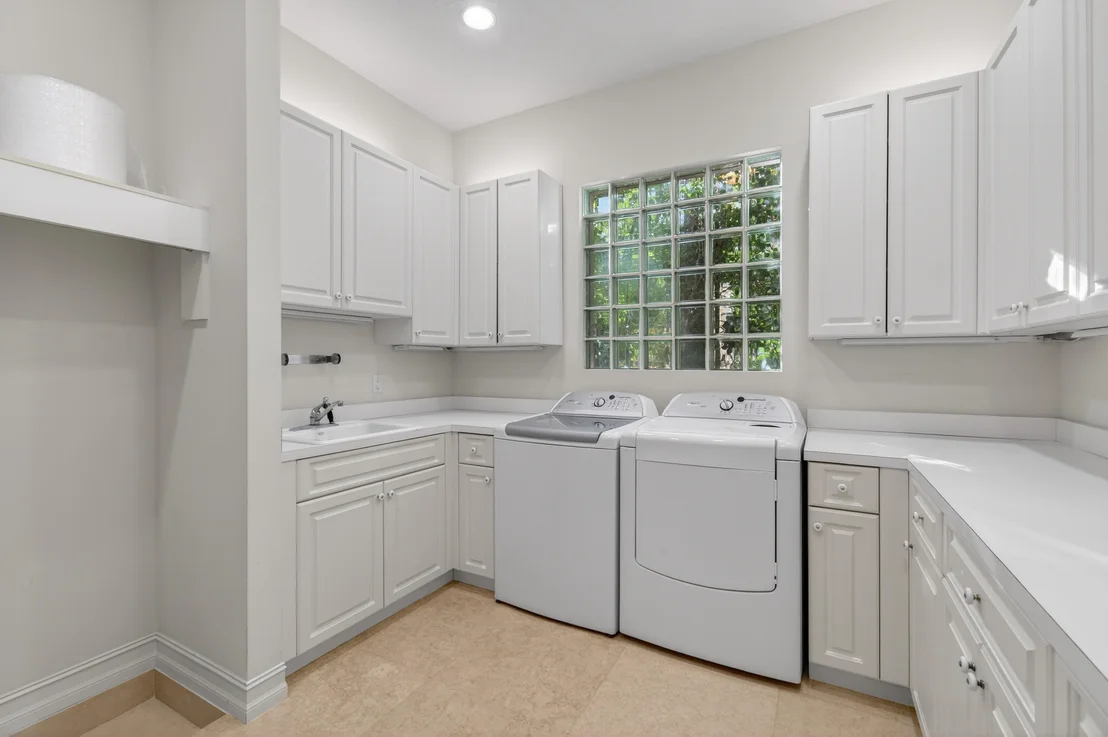 Photo of 331 MIZNER LAKE ESTATES Drive