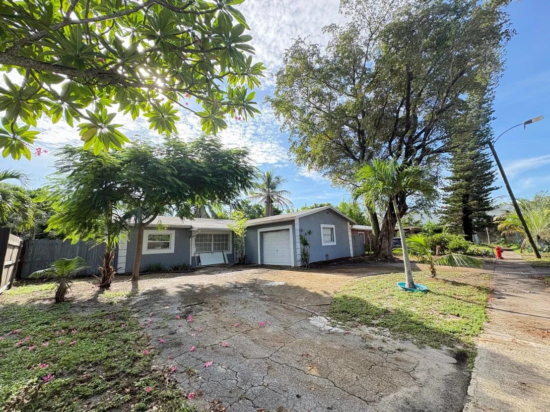 Photo of 1630 NW 2ND Terrace