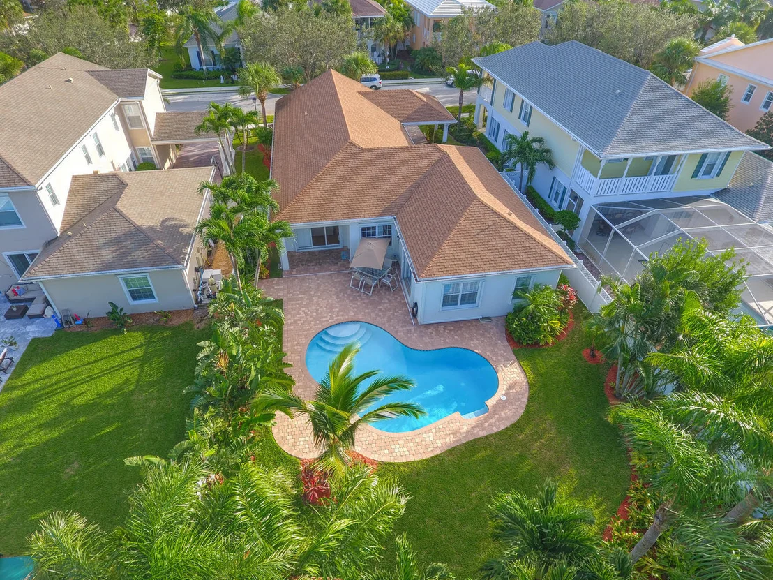 Photo of 1719 W Community Drive