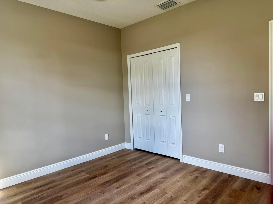 Photo of 5007 SE 42nd Street