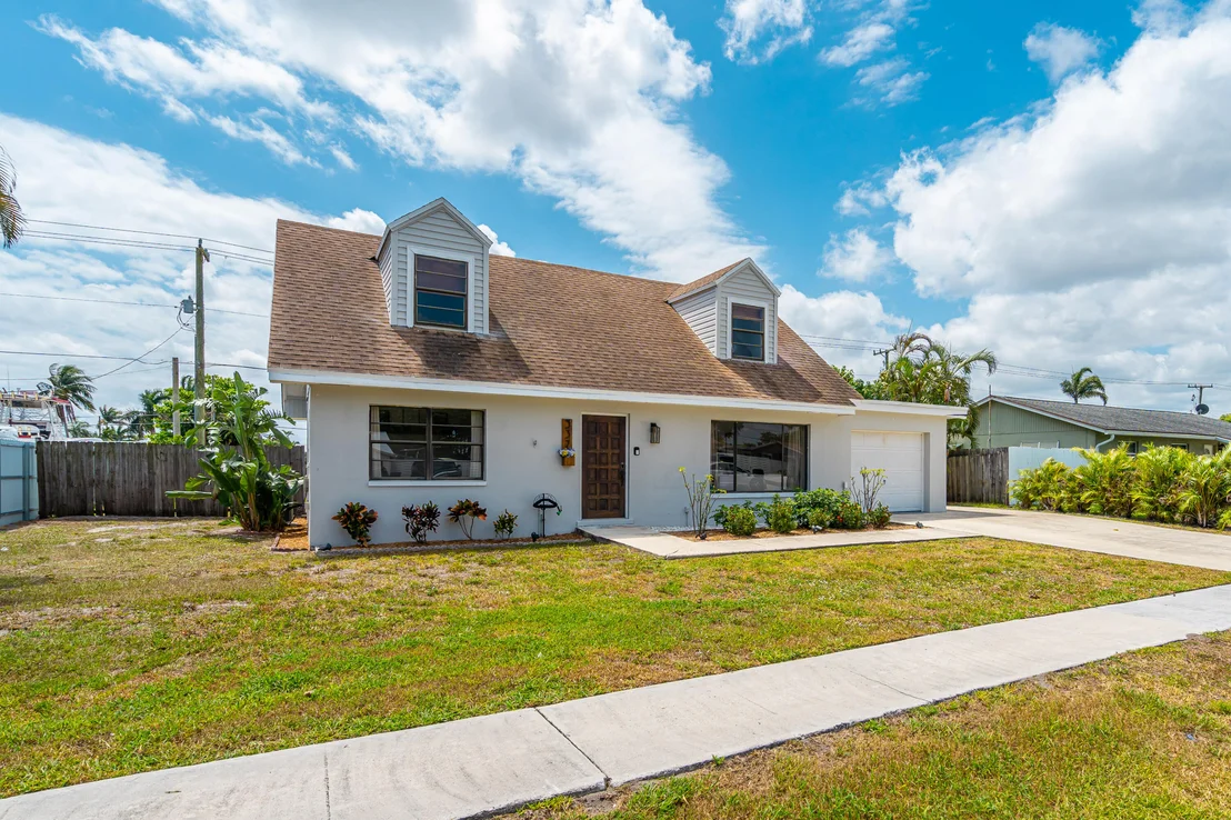 Photo of 337 Cypress Lane