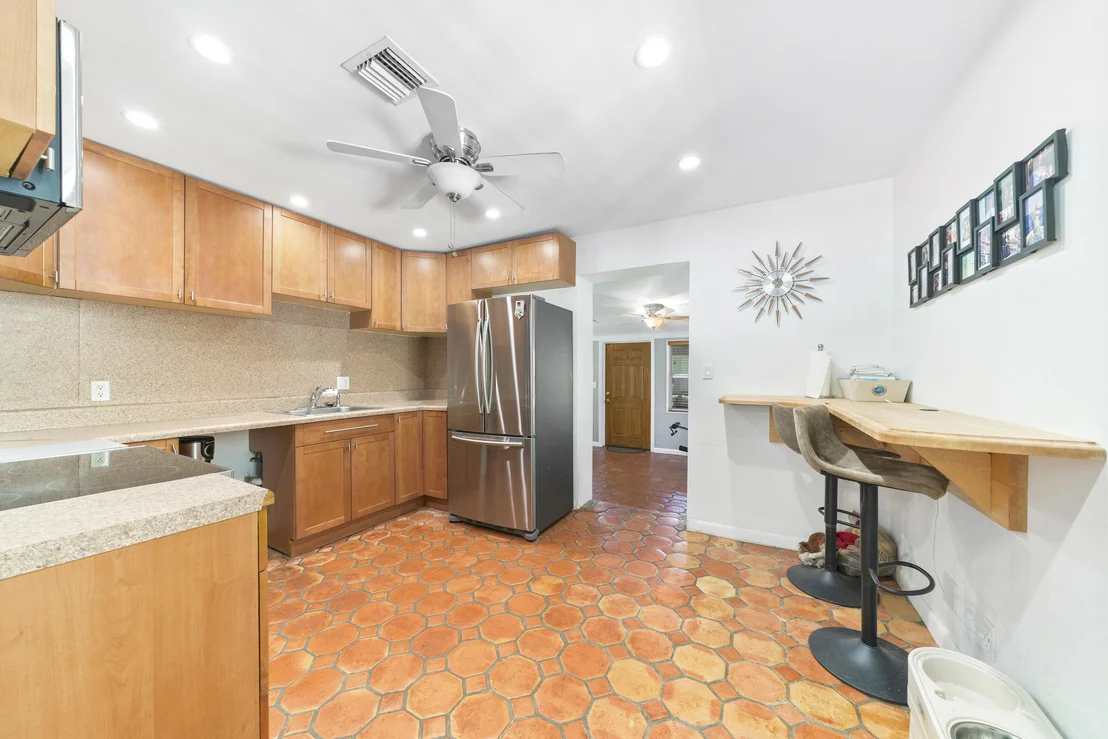 Photo of 2729 Helyn Road