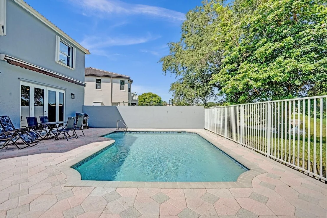 Photo of 7522 Oak Grove Circle