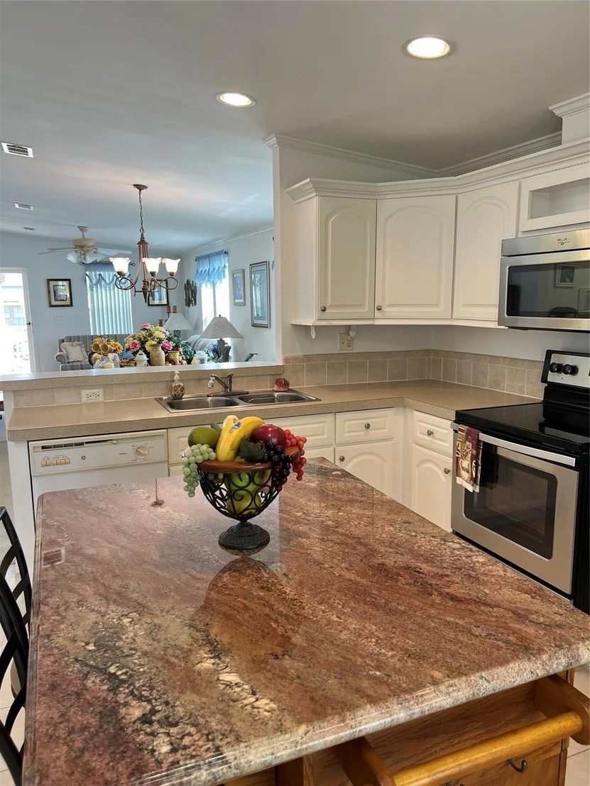Photo of 4401 SW 10th Way
