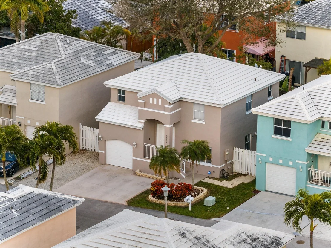 Photo of 6652 Bayfront Drive