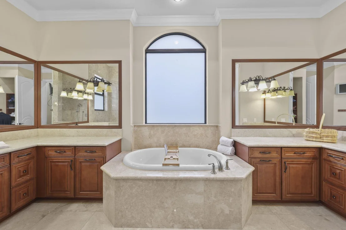 Photo of 4190 Gleneagles Drive