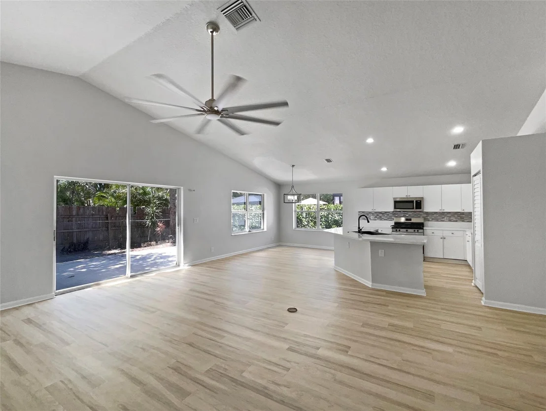 Photo of 1066 Salmon Isle