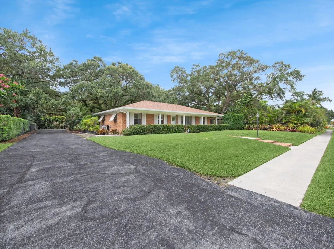 Photo of 2712 Lone Pine Road