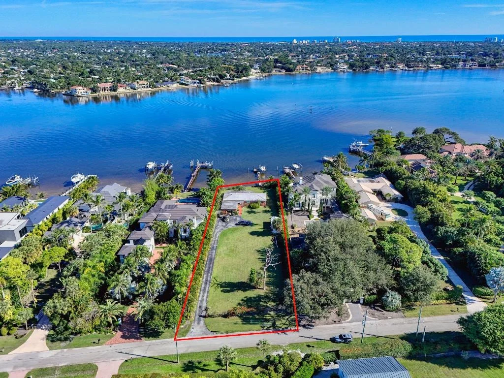 Photo of 5297 Pennock Point Road