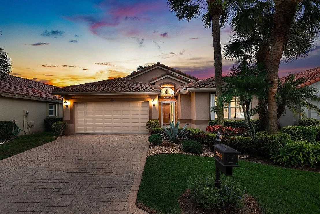Photo of 6698 Sherbrook Drive