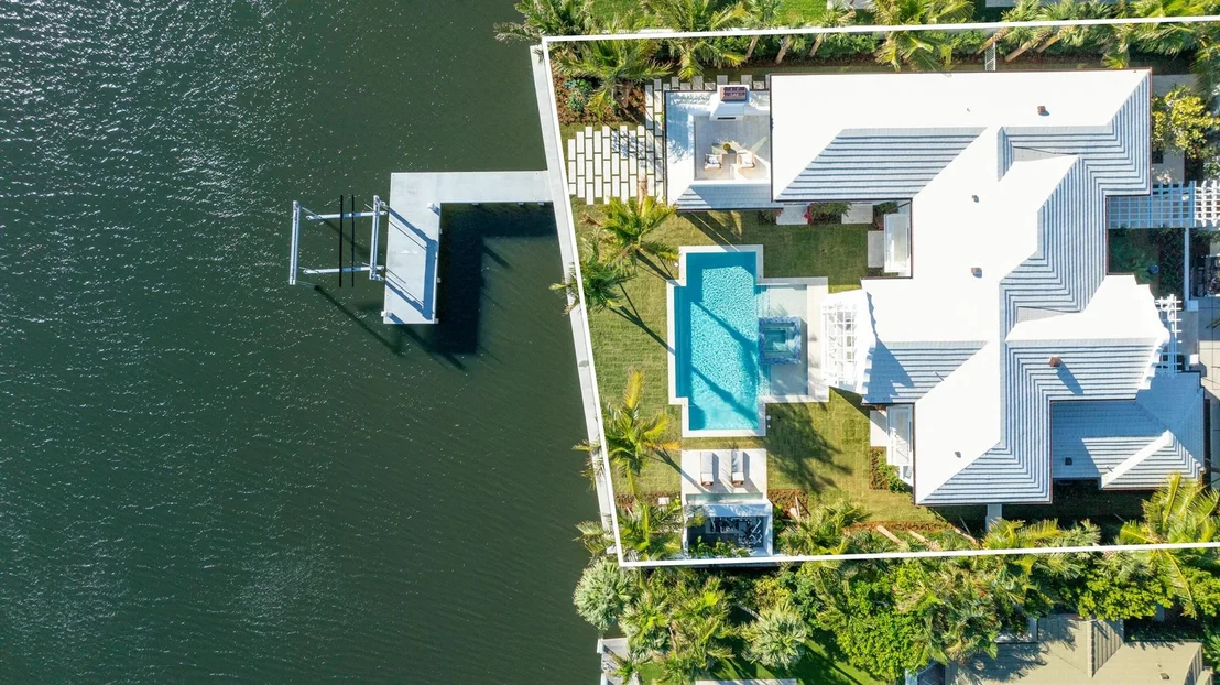 Photo of 584 Island Drive