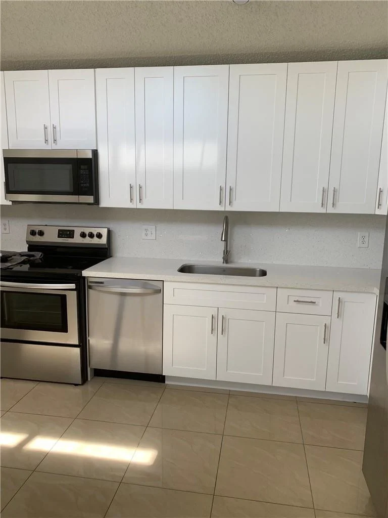Photo of 1041 Fairfax Circle